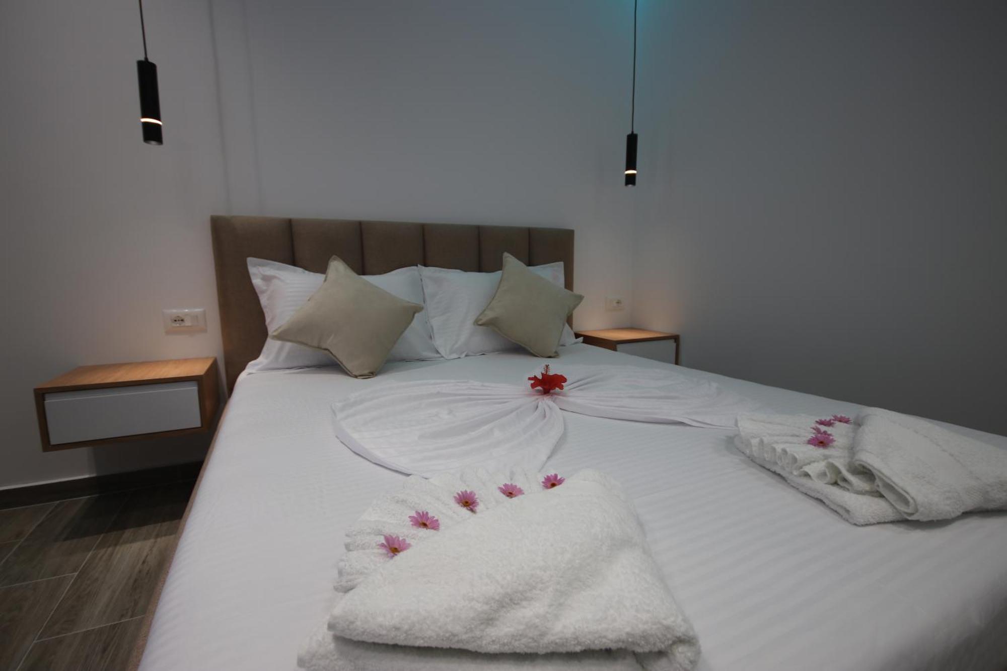 Klea Rooms Himarë Exterior foto