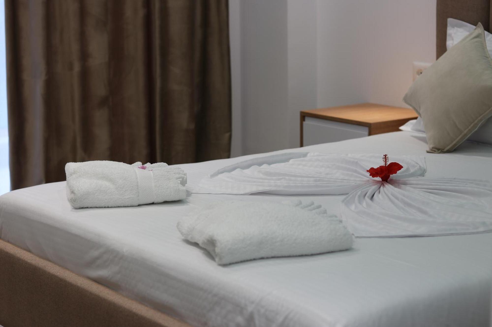 Klea Rooms Himarë Exterior foto
