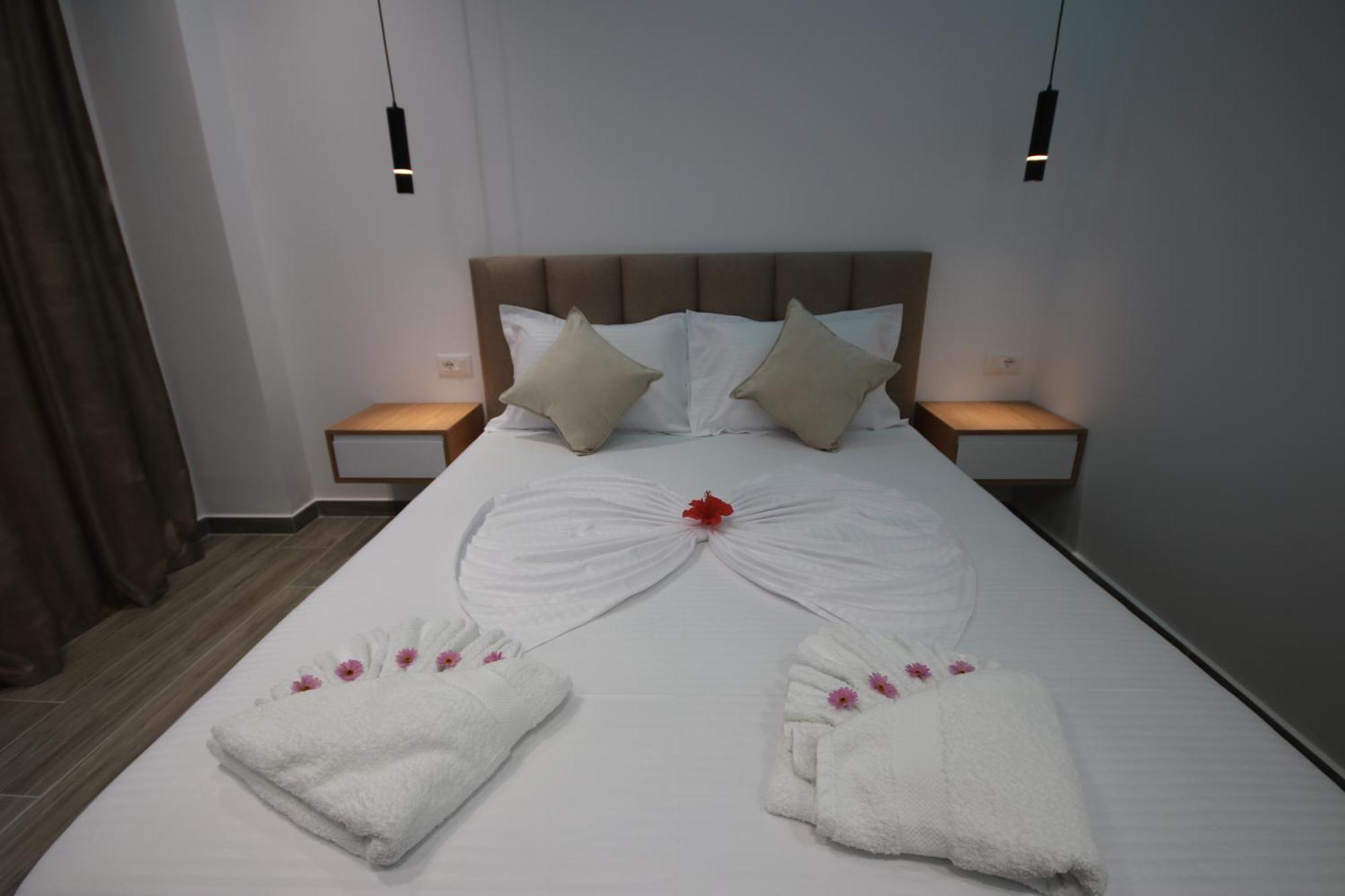 Klea Rooms Himarë Exterior foto