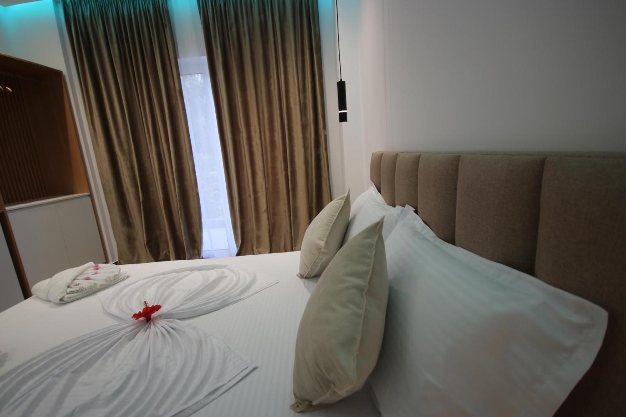 Klea Rooms Himarë Exterior foto