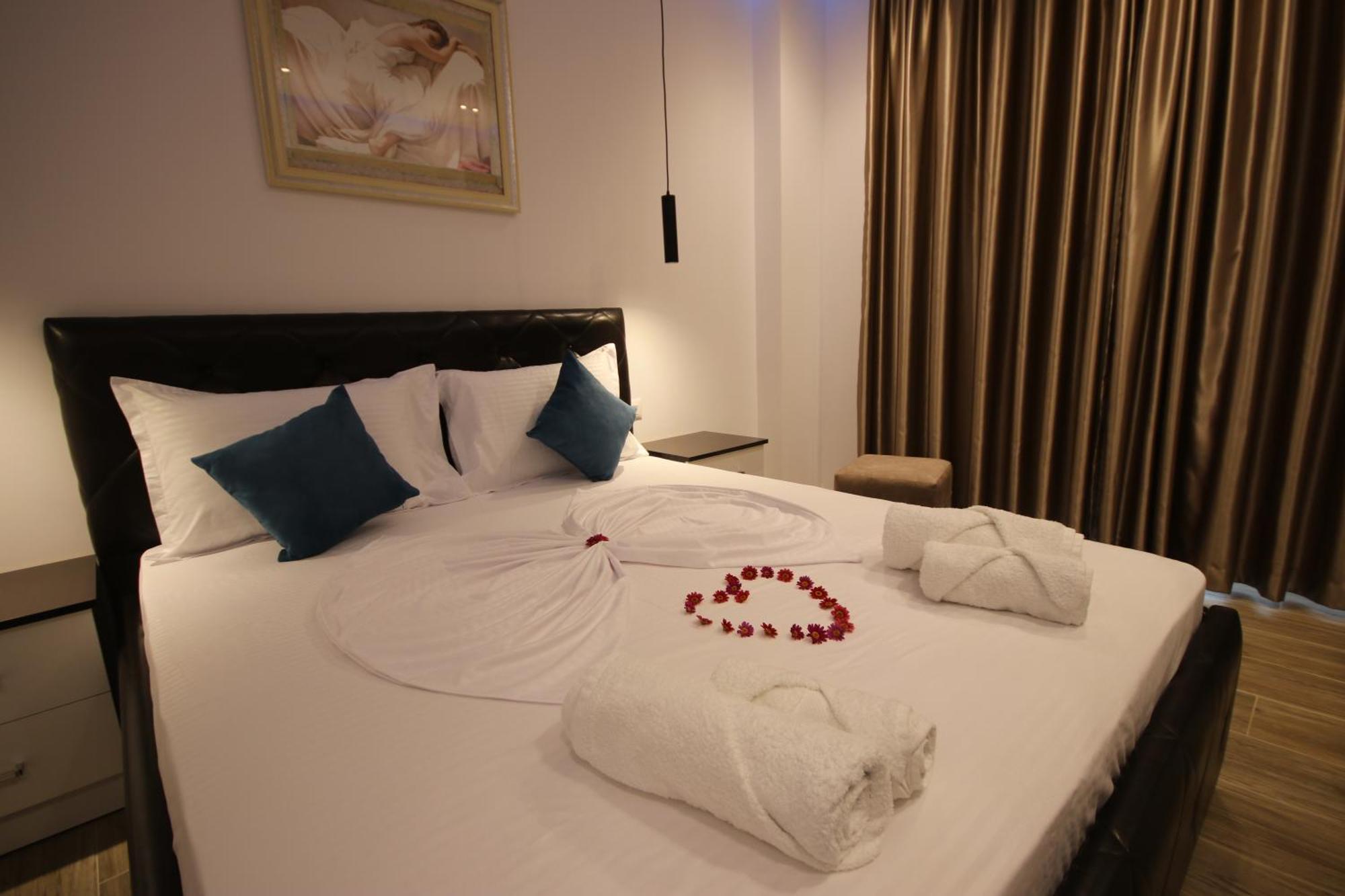 Klea Rooms Himarë Exterior foto