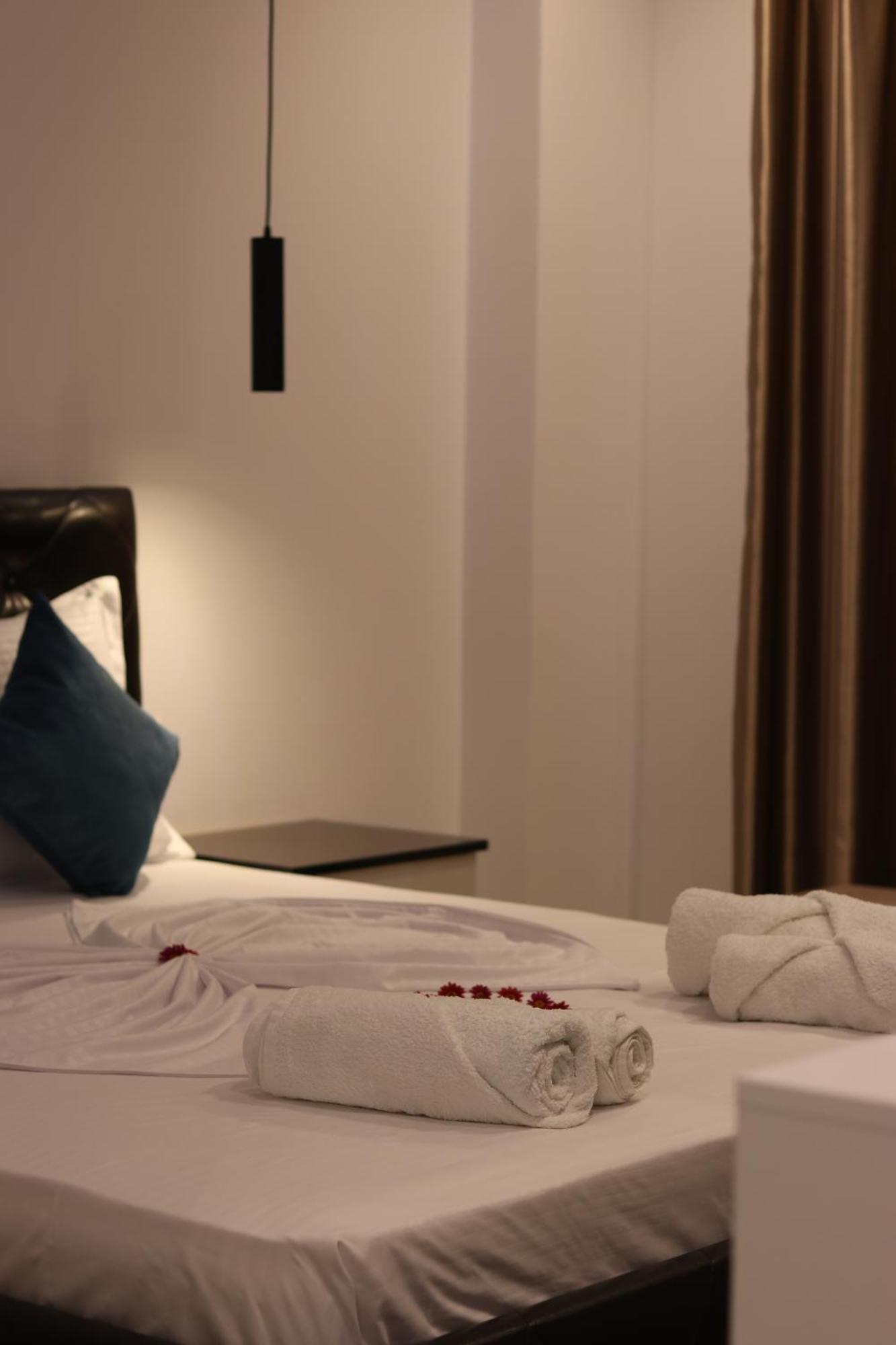 Klea Rooms Himarë Exterior foto